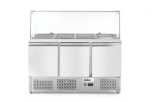 Háromajtós salátahűtő pult üveggel 380L - 2/8˚C - 230V/310W - 1390x702x(H)1330mm - HENDI 232798